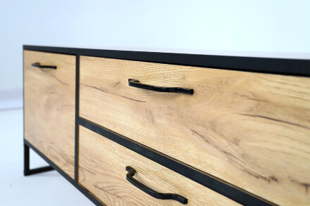 Тумба закрытая ТВ Виртон 